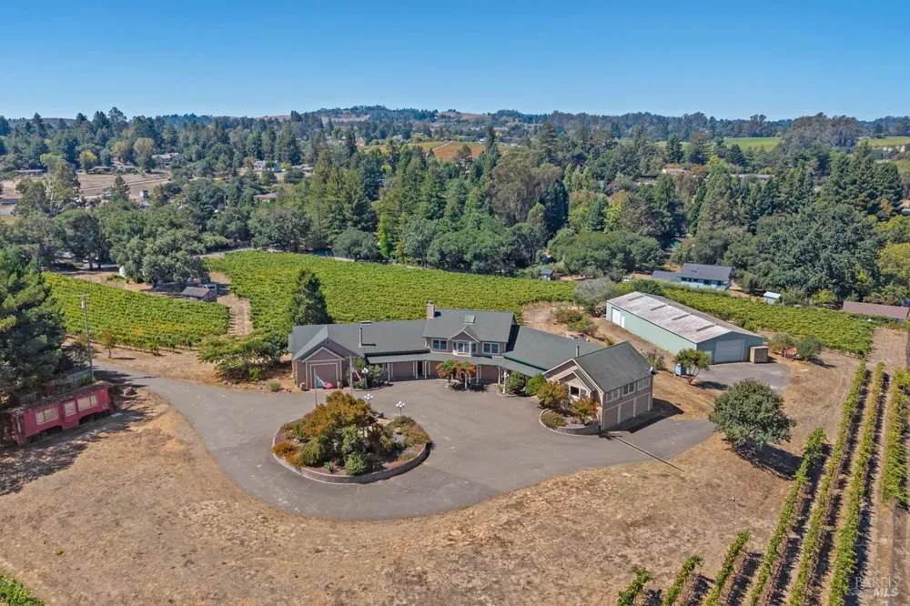 7096 Baker Lane Sebastopol, CA 95472