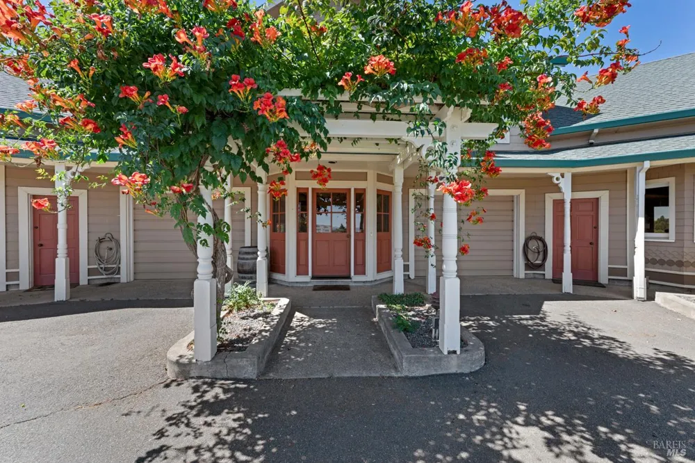 7096 Baker Lane Sebastopol, CA 95472
