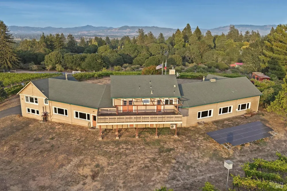 7096 Baker Lane Sebastopol, CA 95472