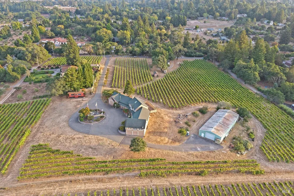 7096 Baker Lane Sebastopol, CA 95472