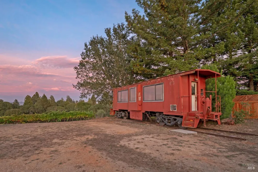 7096 Baker Lane Sebastopol, CA 95472