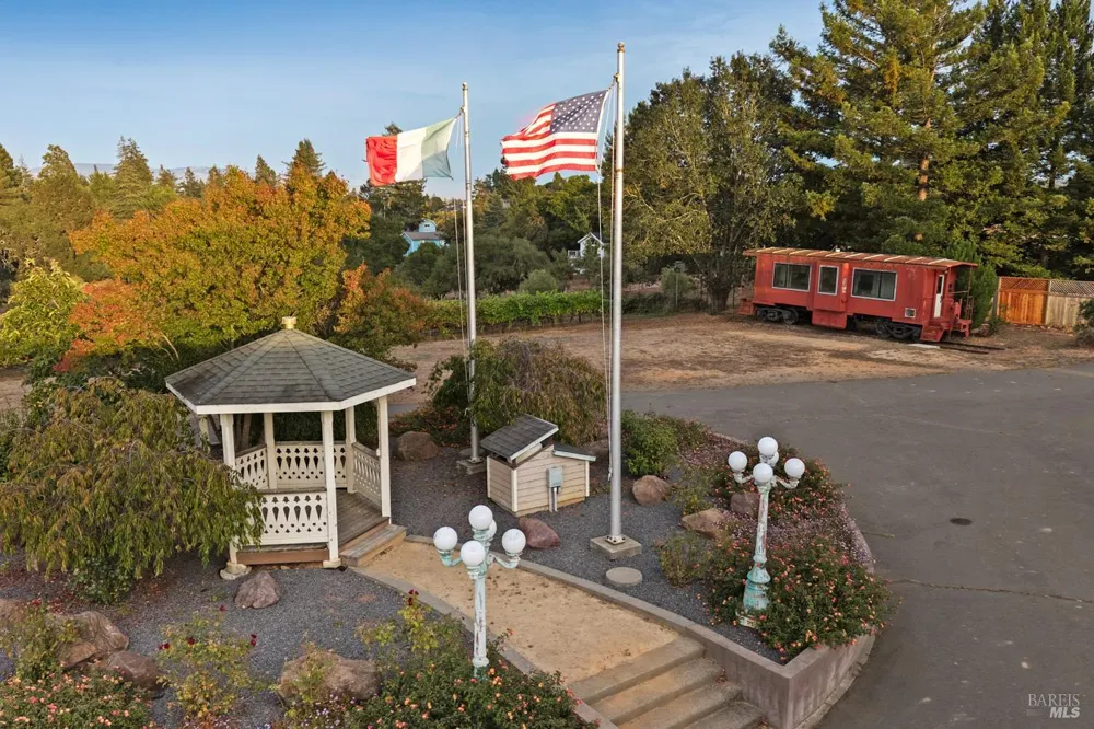 7096 Baker Lane Sebastopol, CA 95472
