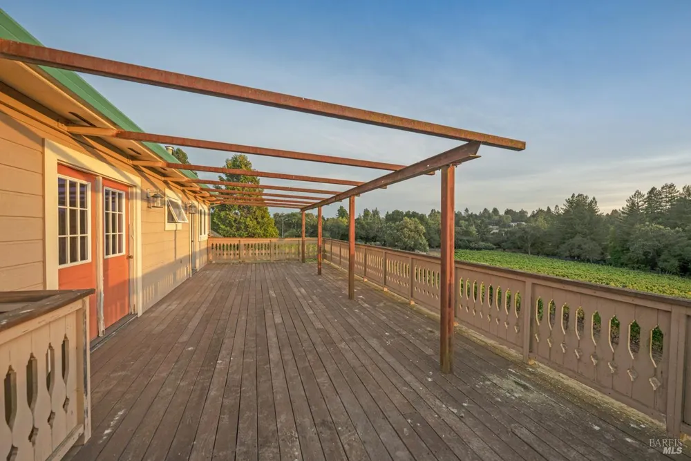 7096 Baker Lane Sebastopol, CA 95472