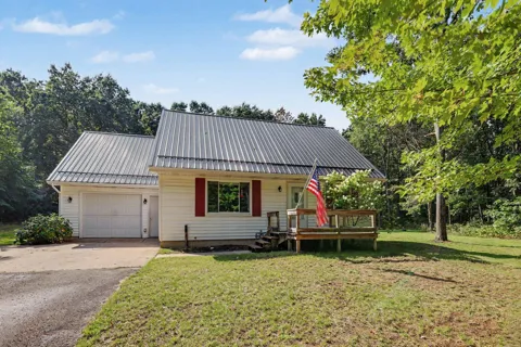 5910 Pine Court