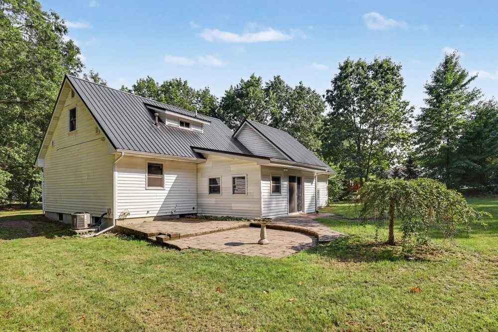 5910 Pine Court Montcalm Township, MI 48838