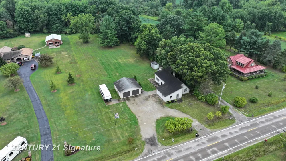 5249 W Dodge Road Vienna Charter Township, MI 48420