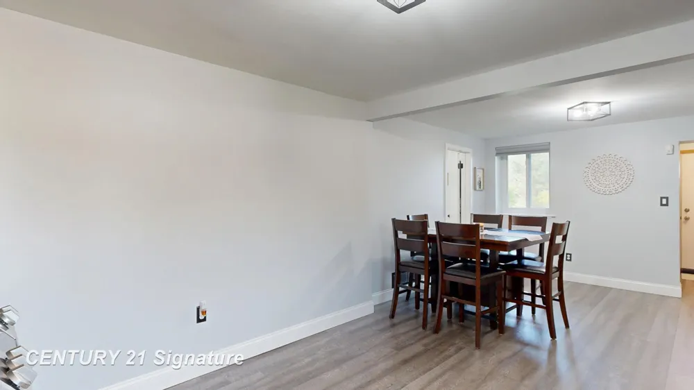 5249 W Dodge Road Vienna Charter Township, MI 48420