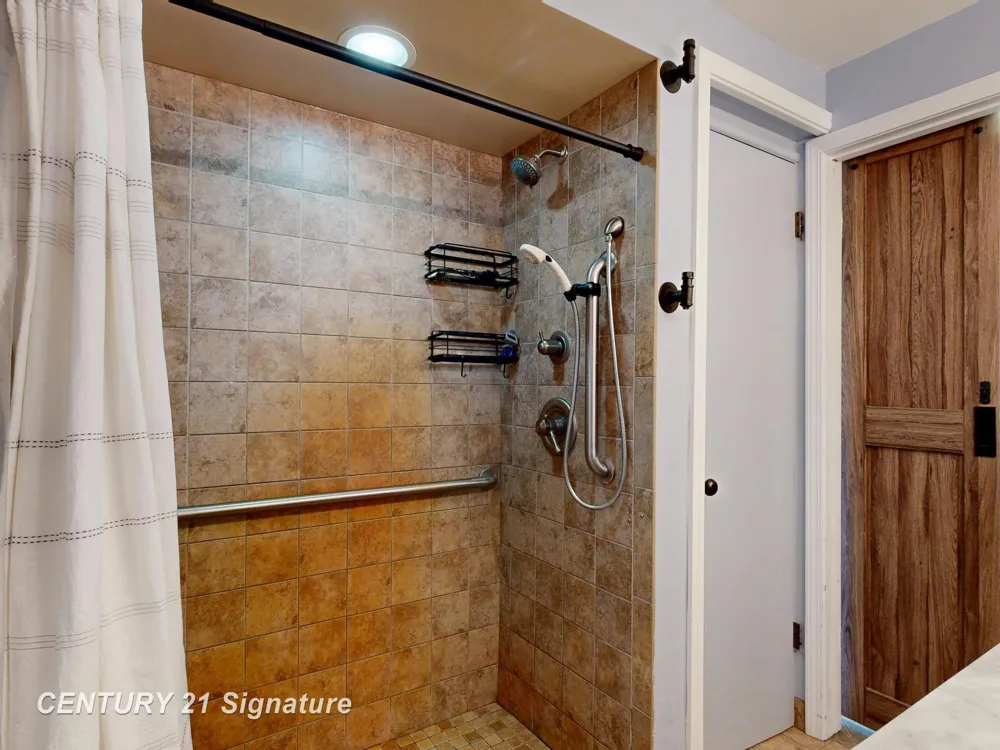5249 W Dodge Road Vienna Charter Township, MI 48420