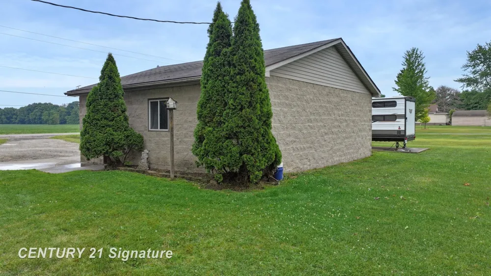 5249 W Dodge Road Vienna Charter Township, MI 48420