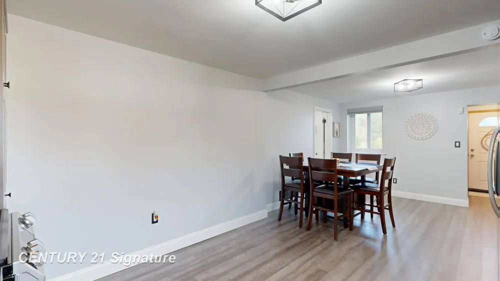5249 W Dodge Road Vienna Charter Township, MI 48420