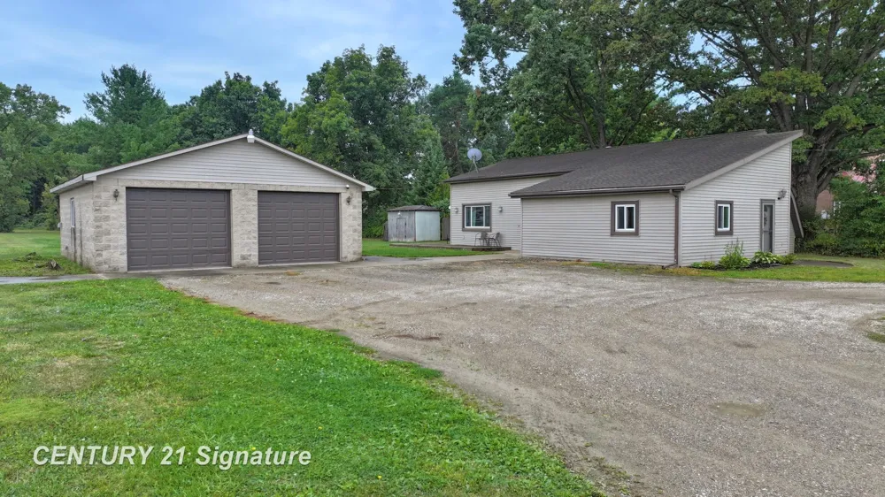 5249 W Dodge Road Vienna Charter Township, MI 48420