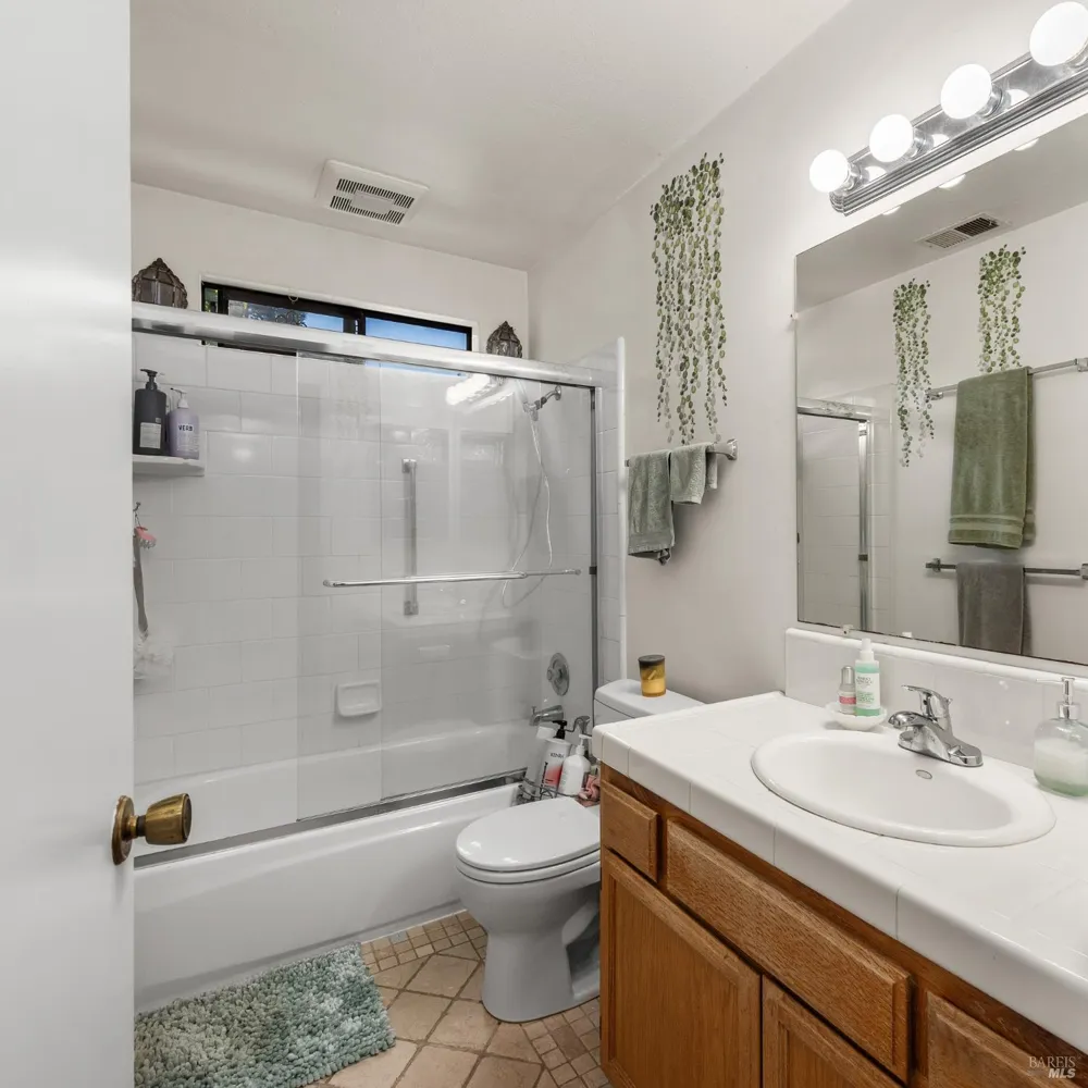 88 Park Place Drive Petaluma, CA 94954