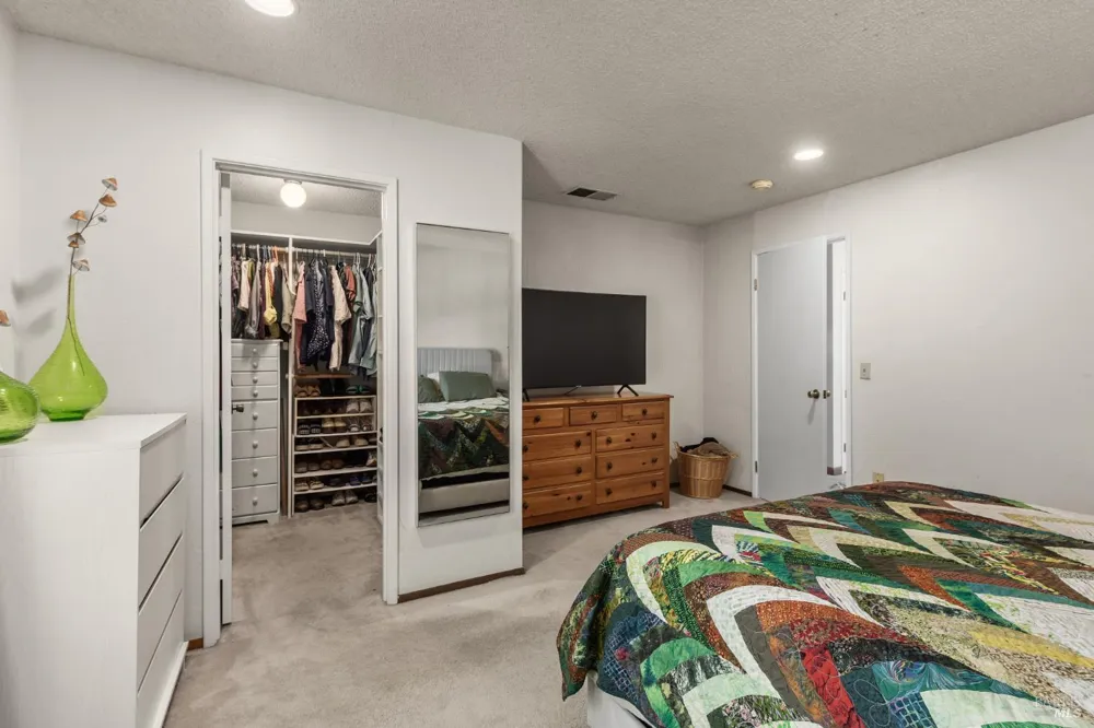 88 Park Place Drive Petaluma, CA 94954