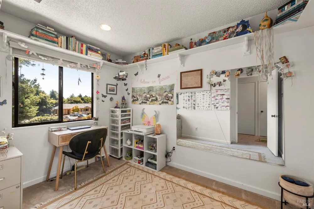 88 Park Place Drive Petaluma, CA 94954