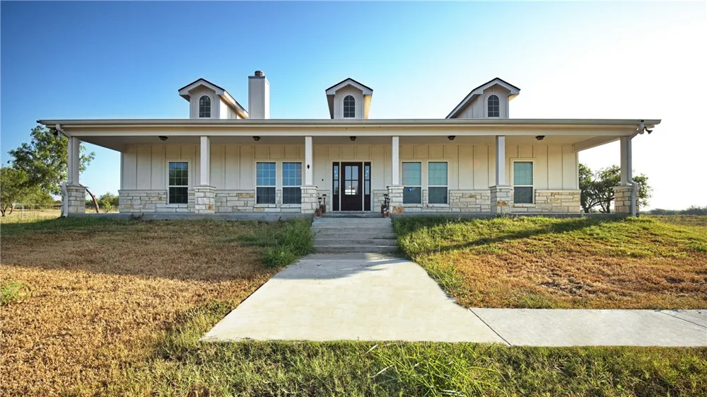 10023 County Rd 597/ HWY 9 (old) Mathis, TX 78368