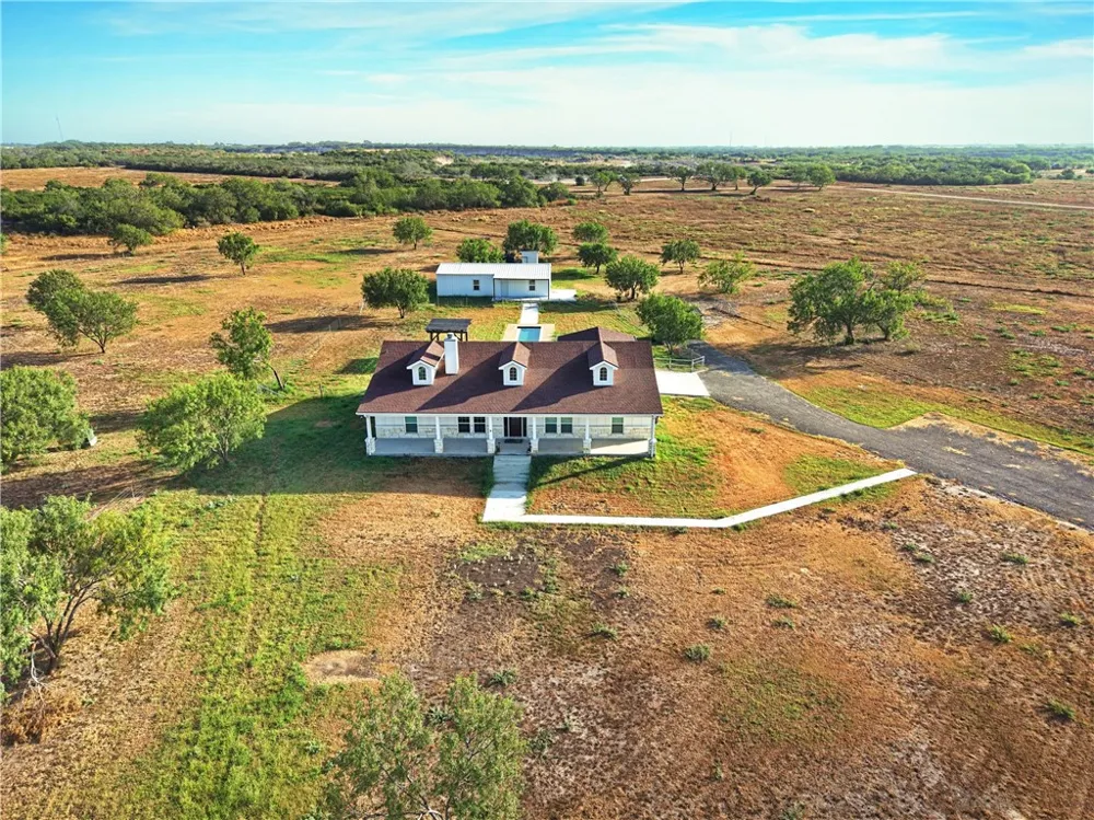 10023 County Rd 597/ HWY 9 (old) Mathis, TX 78368