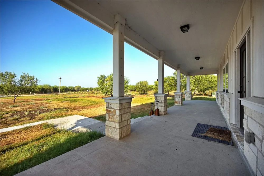 10023 County Rd 597/ HWY 9 (old) Mathis, TX 78368