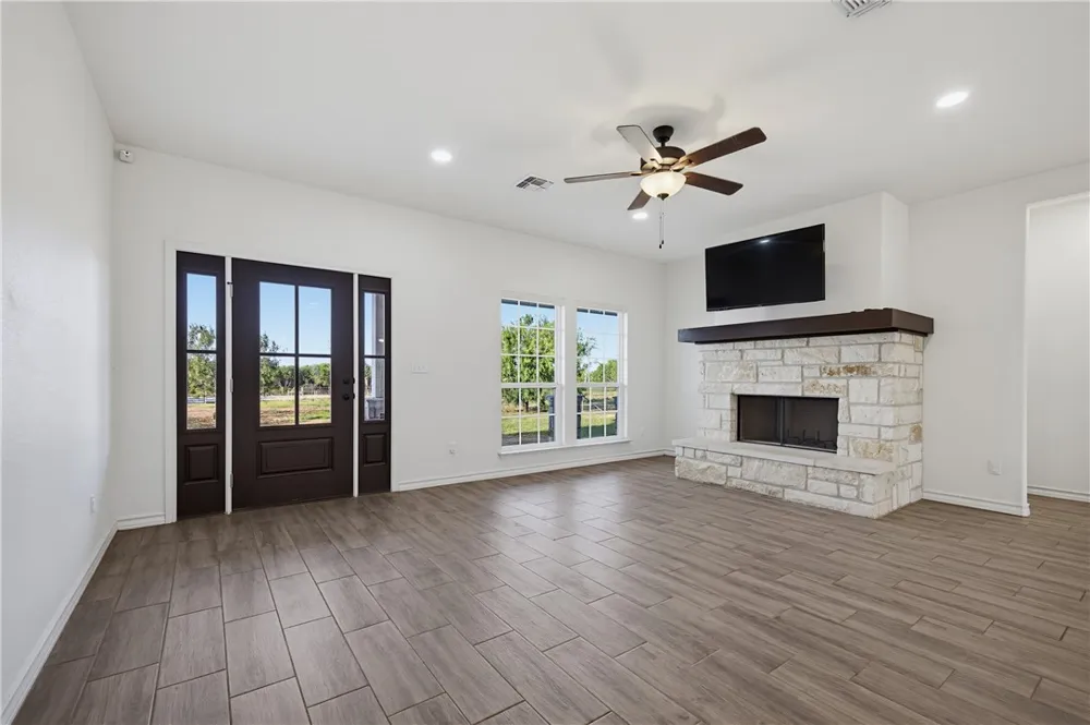 10023 County Rd 597/ HWY 9 (old) Mathis, TX 78368