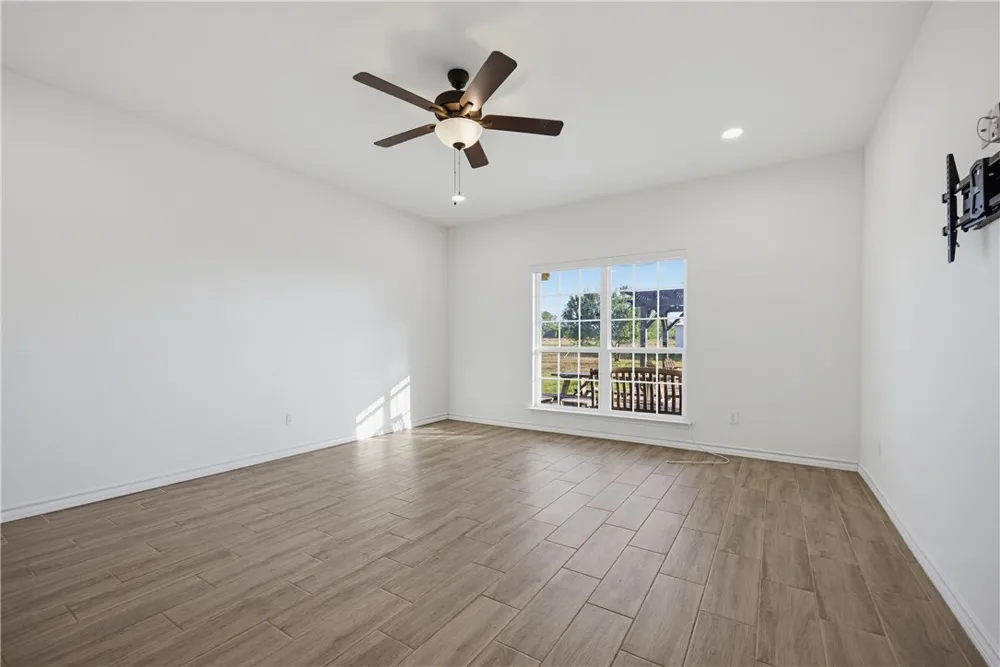 10023 County Rd 597/ HWY 9 (old) Mathis, TX 78368