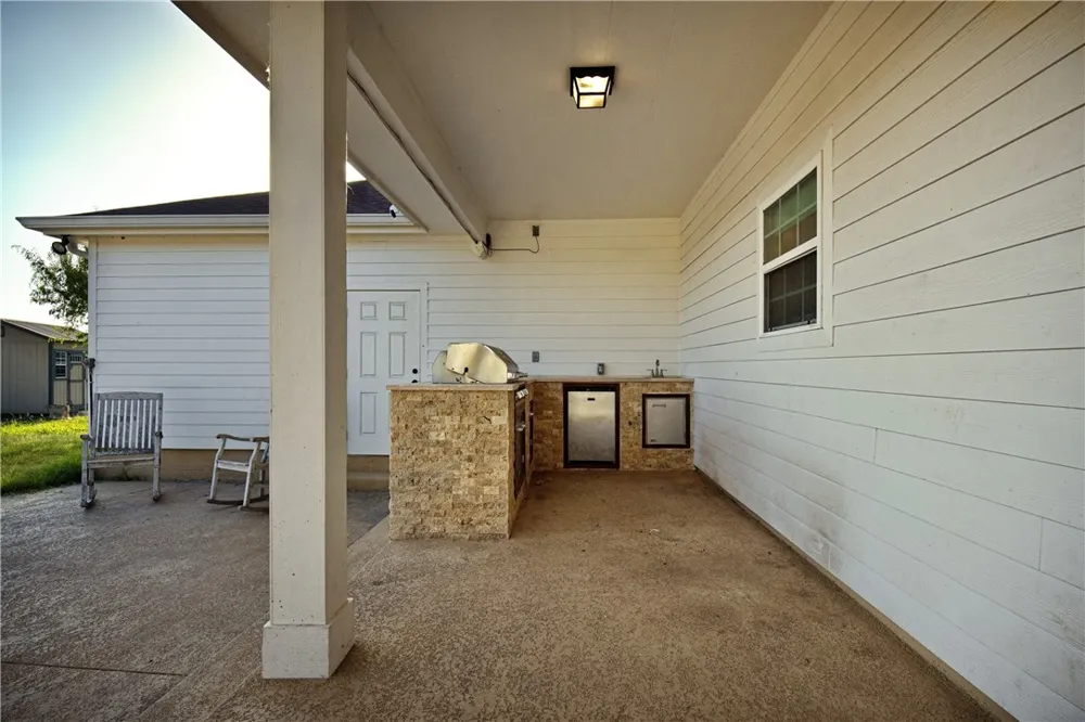 10023 County Rd 597/ HWY 9 (old) Mathis, TX 78368