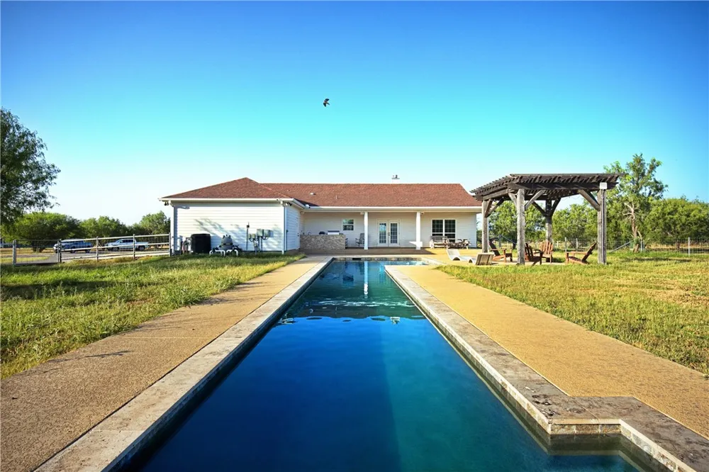10023 County Rd 597/ HWY 9 (old) Mathis, TX 78368