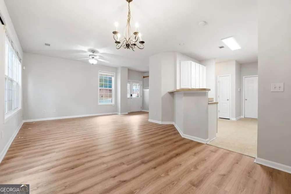 1006 Ivydale CIR Lawrenceville, GA 30045