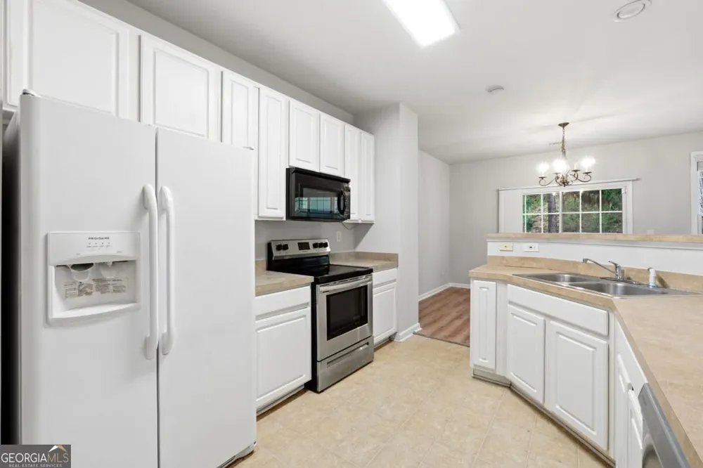 1006 Ivydale CIR Lawrenceville, GA 30045