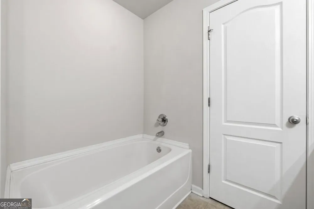 1006 Ivydale CIR Lawrenceville, GA 30045