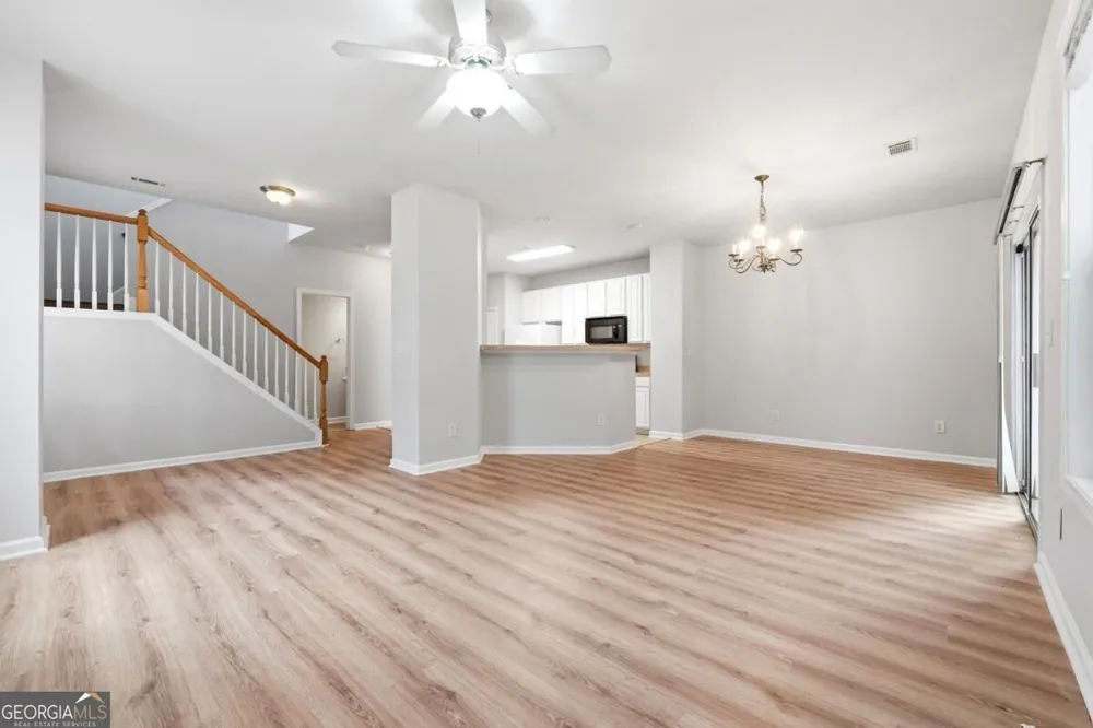 1006 Ivydale CIR Lawrenceville, GA 30045