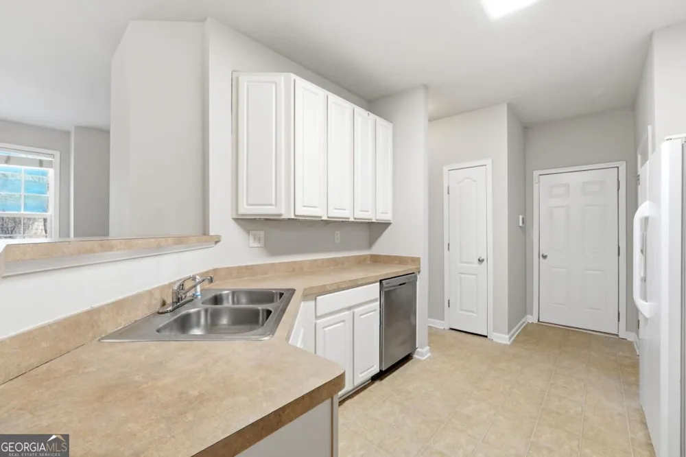 1006 Ivydale CIR Lawrenceville, GA 30045