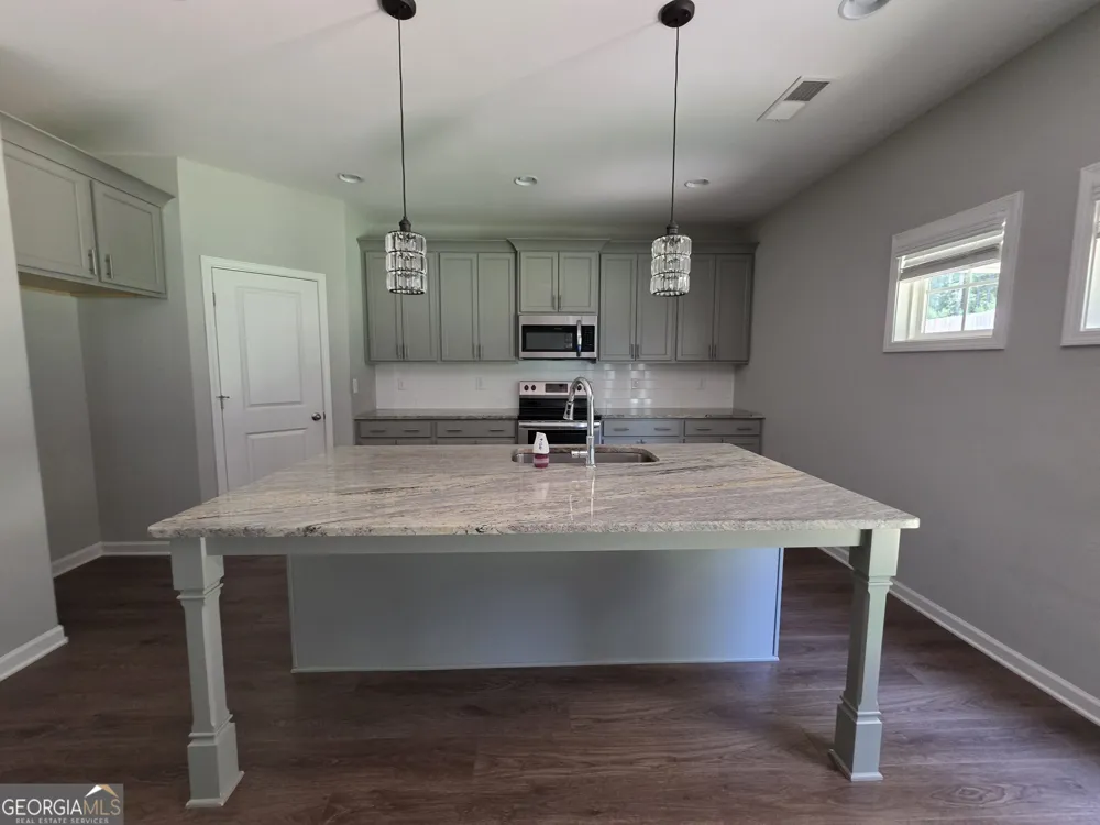 208 N Davis RD LaGrange, GA 30241