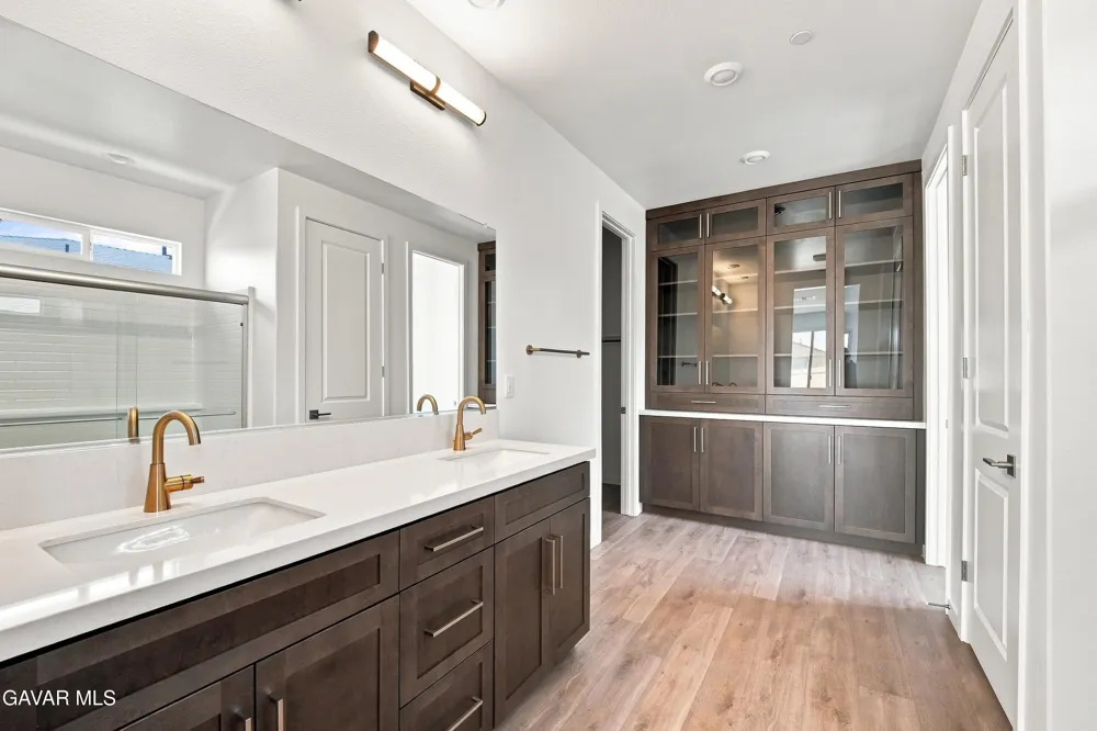 3253 E Avenue J 4 Lancaster, CA 93536