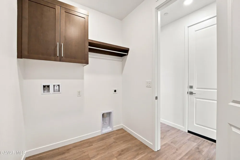 3253 E Avenue J 4 Lancaster, CA 93536