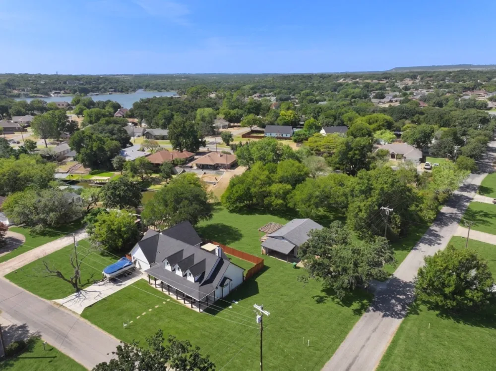 4000 Sioux Court Granbury, TX 76048