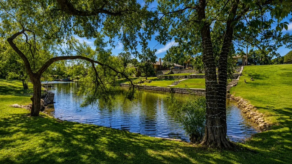 4000 Sioux Court Granbury, TX 76048