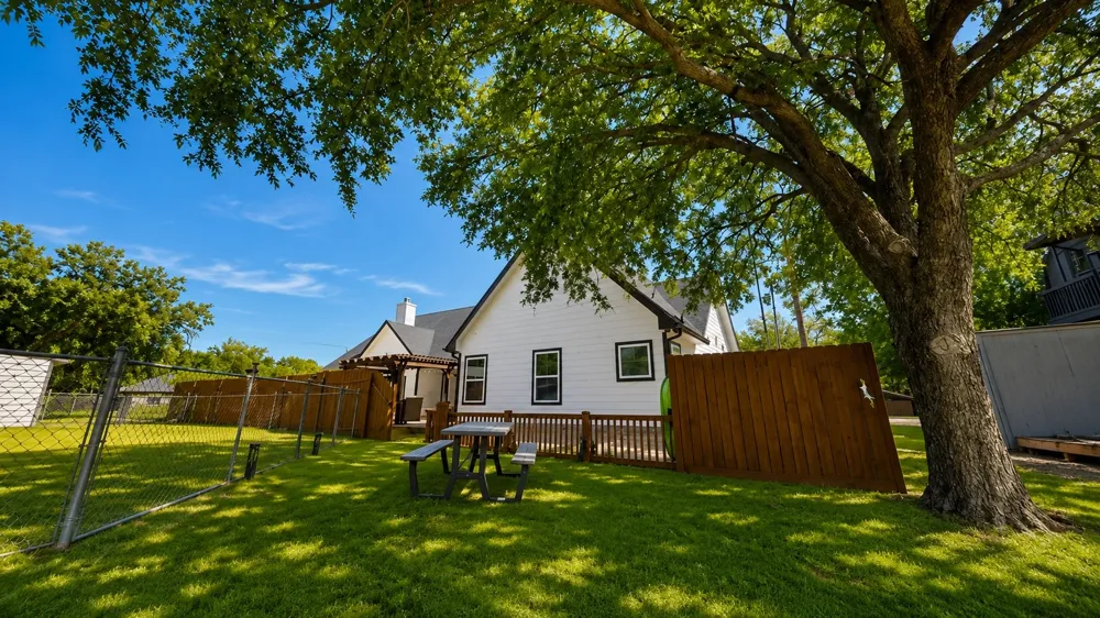 4000 Sioux Court Granbury, TX 76048