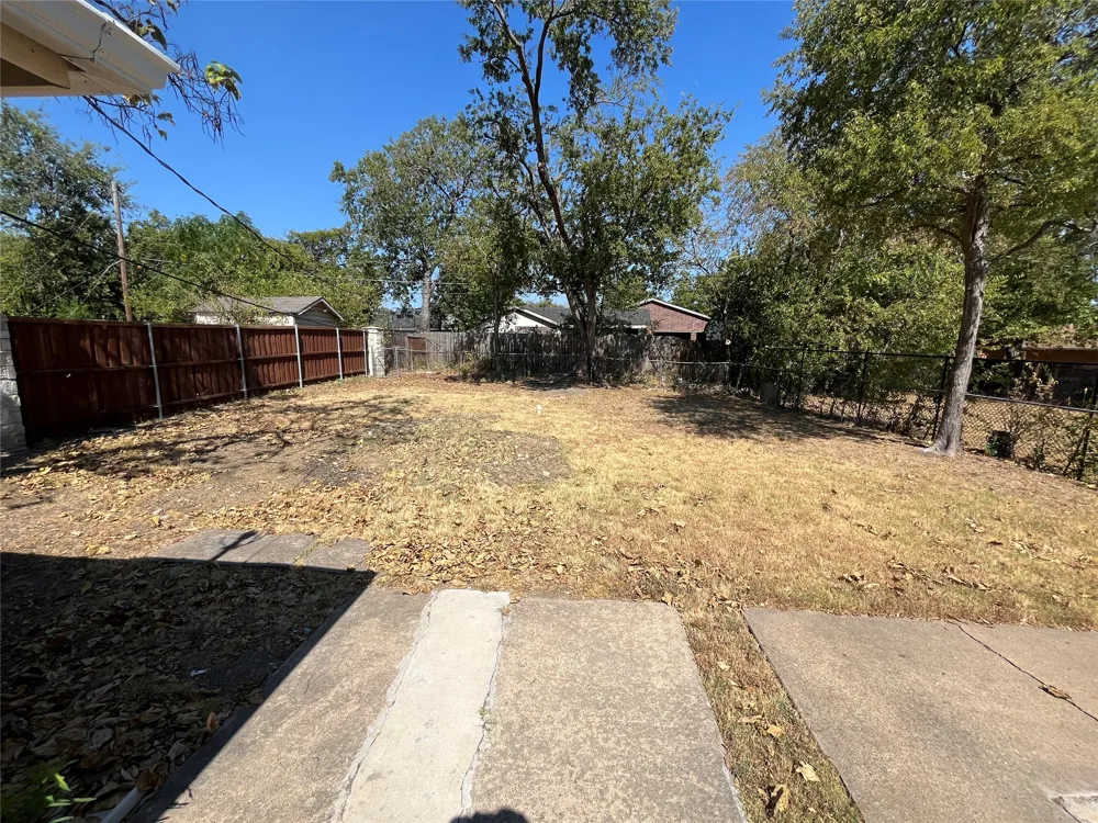 710 Apache Trace Grand Prairie, TX 75051