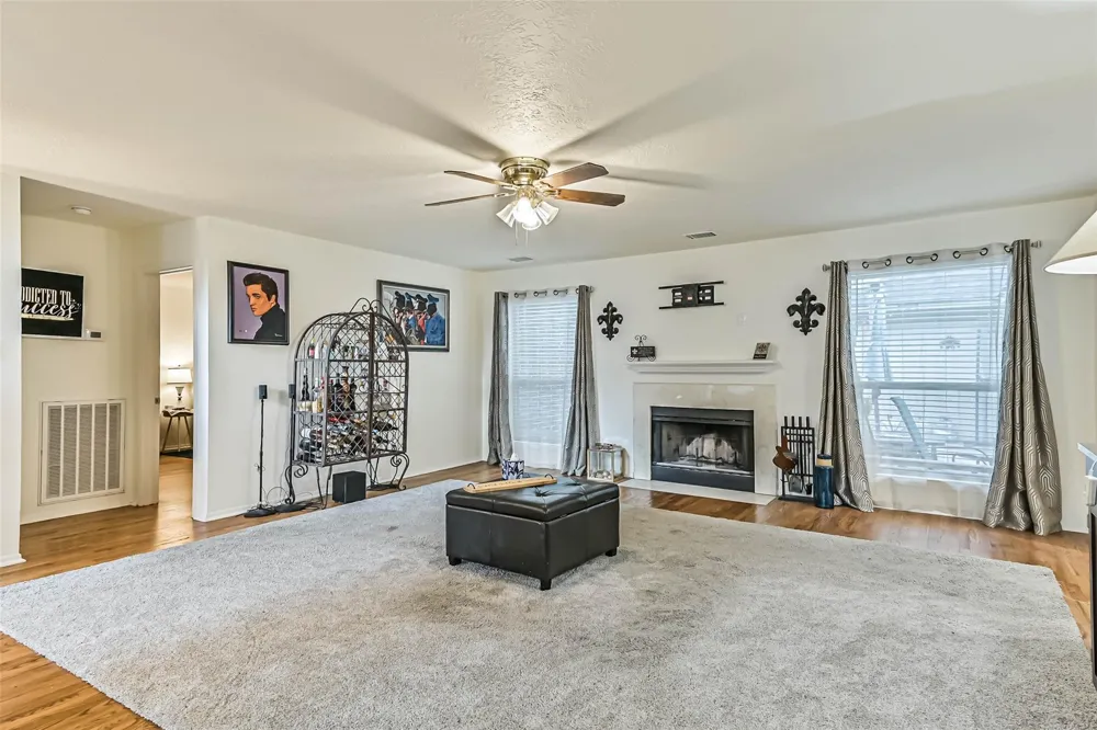2115 Aberdeen Drive League City, TX 77573