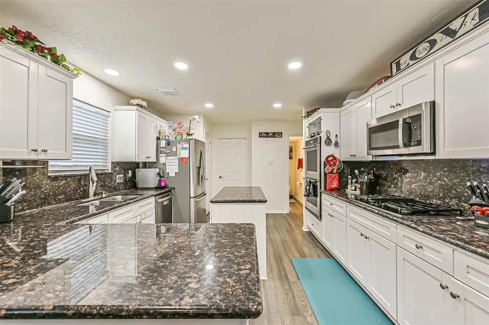2115 Aberdeen Drive League City, TX 77573