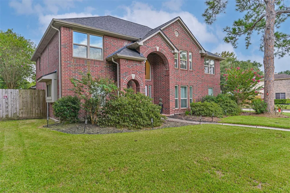 2115 Aberdeen Drive League City, TX 77573