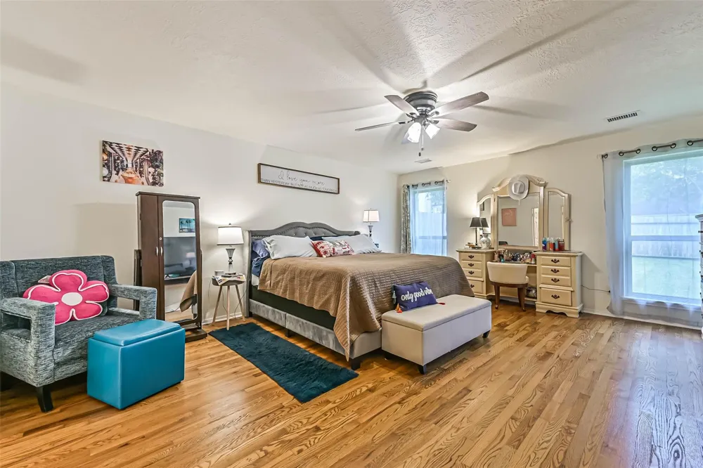 2115 Aberdeen Drive League City, TX 77573