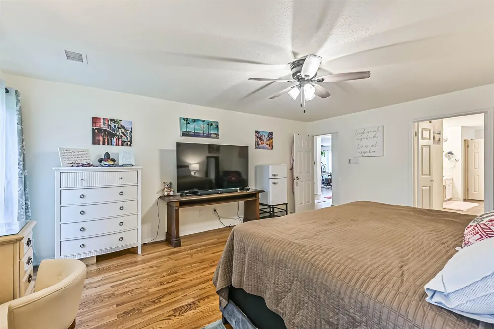 2115 Aberdeen Drive League City, TX 77573