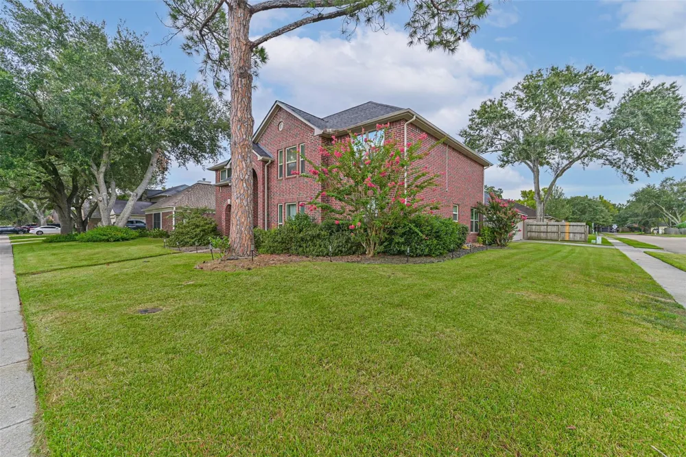 2115 Aberdeen Drive League City, TX 77573