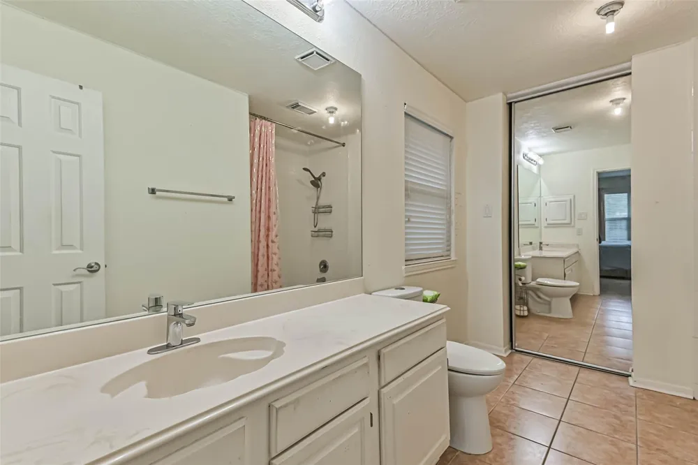 2115 Aberdeen Drive League City, TX 77573