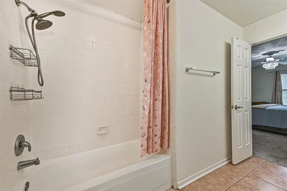 2115 Aberdeen Drive League City, TX 77573