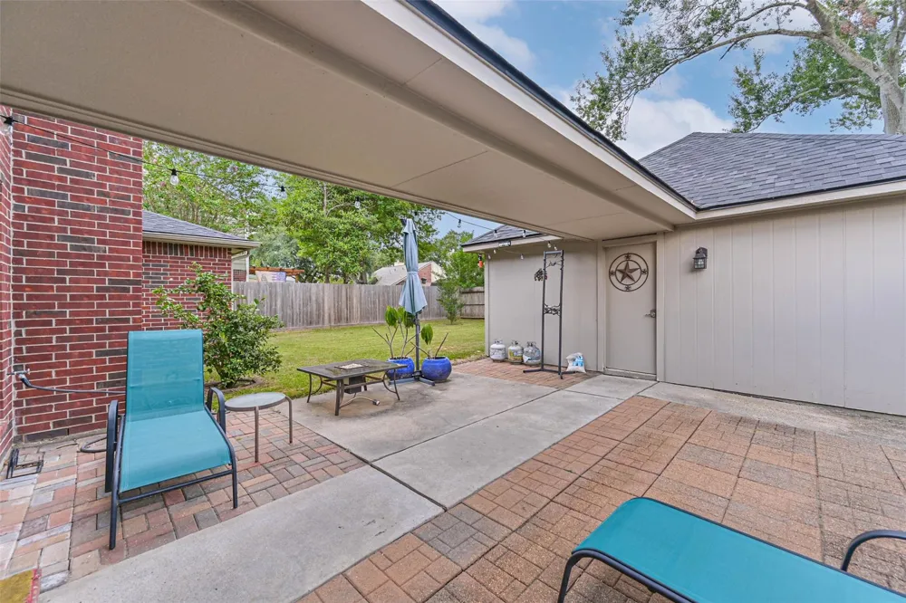 2115 Aberdeen Drive League City, TX 77573