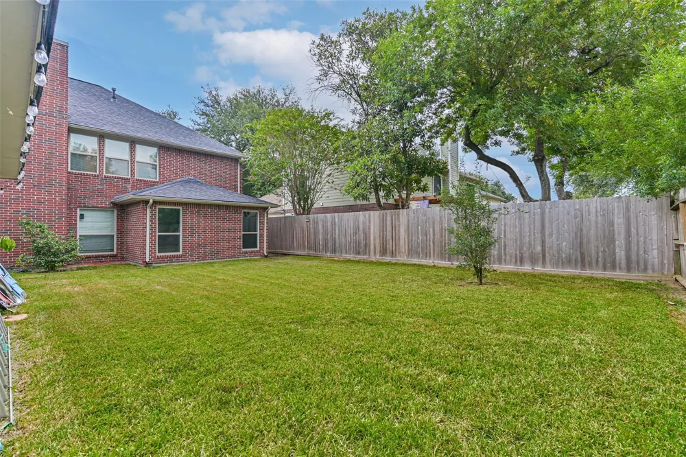 2115 Aberdeen Drive League City, TX 77573