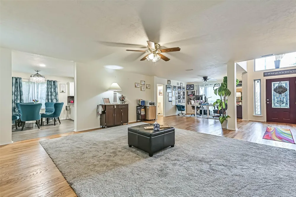 2115 Aberdeen Drive League City, TX 77573