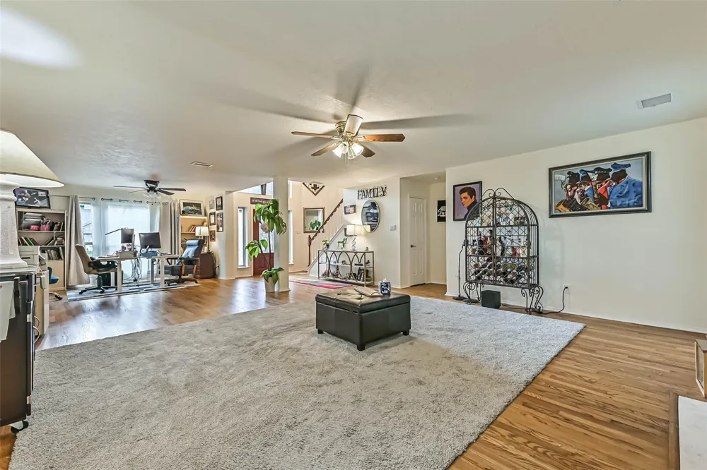 2115 Aberdeen Drive League City, TX 77573