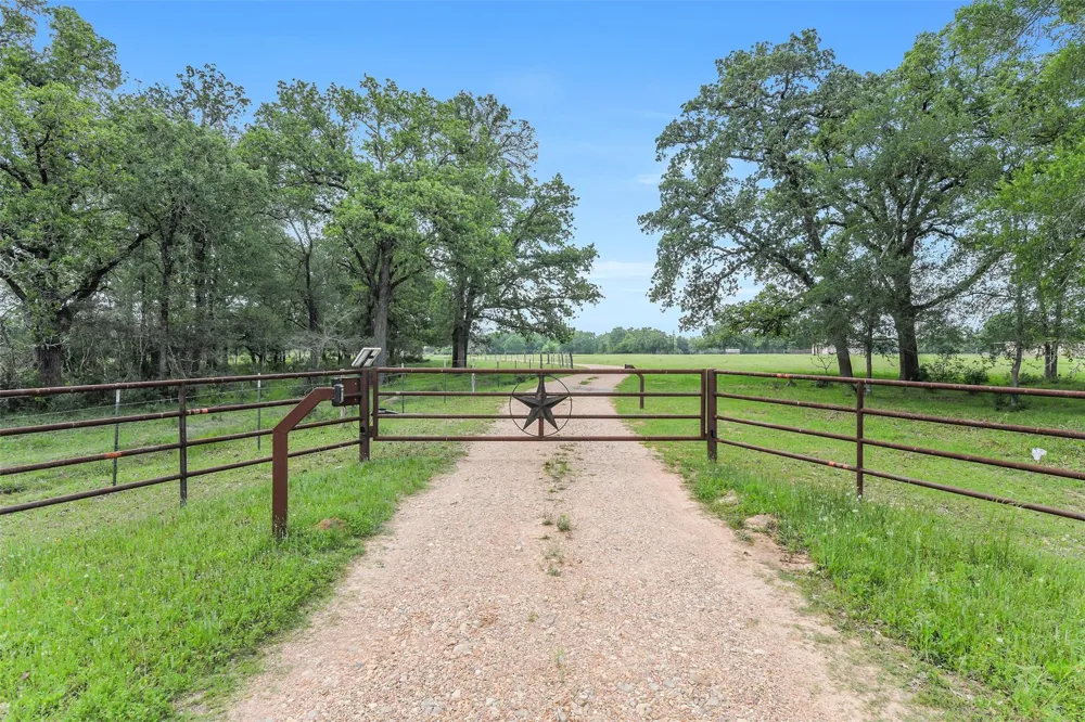 41545 Fm 3346 Road Hempstead, TX 77445